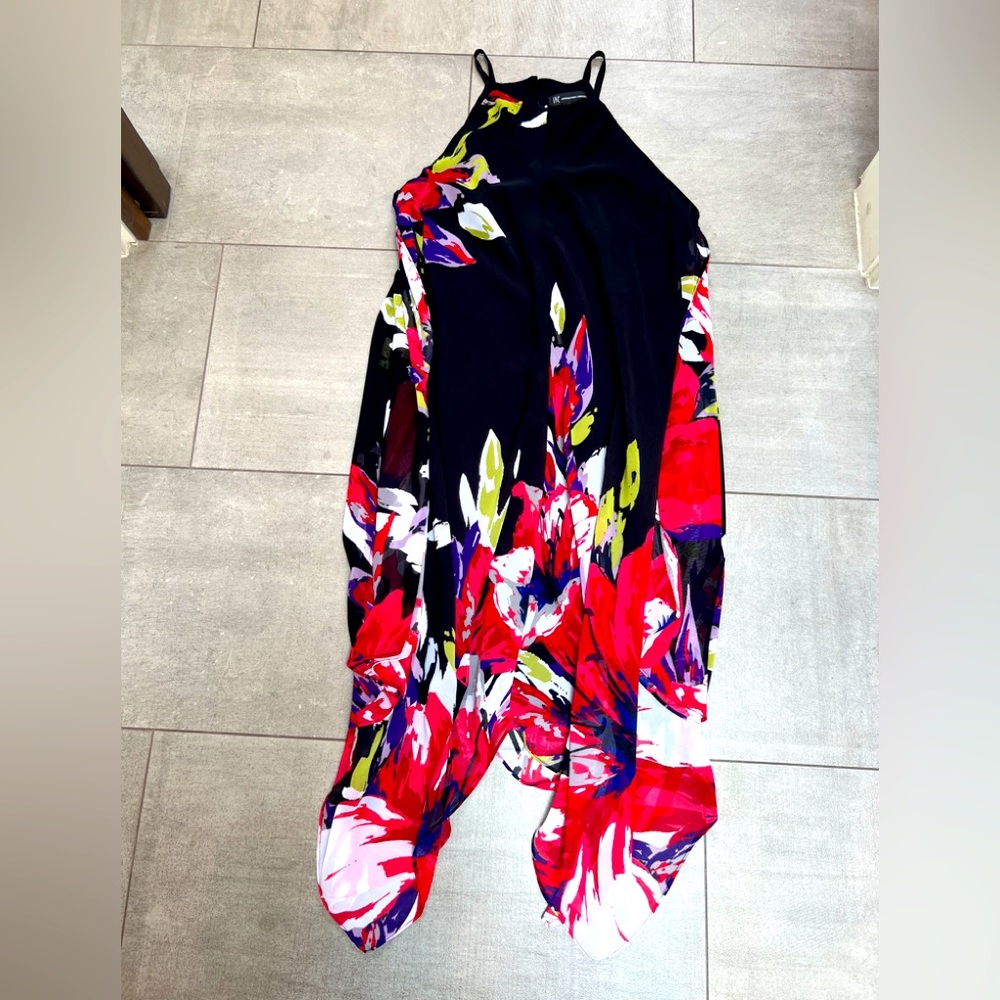Floral Black dress w gorgeous movement! Could also wear as tunic over pants! 🌸